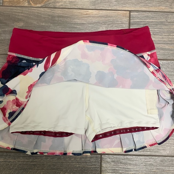 Lululemon Pace Setter Inky Floral Bumble Berry 6 - Picture 4 of 14